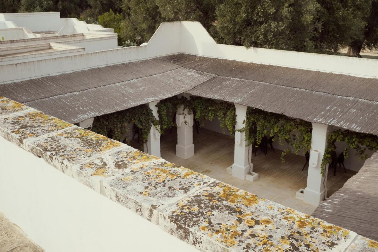 Masseria Le Carrube Остуни Экстерьер фото