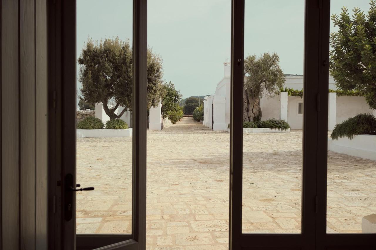 Masseria Le Carrube Остуни Экстерьер фото