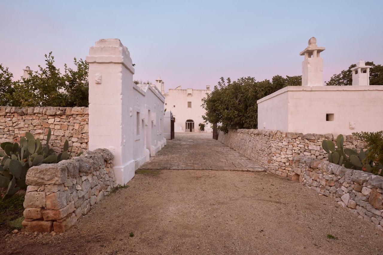 Masseria Le Carrube Остуни Экстерьер фото