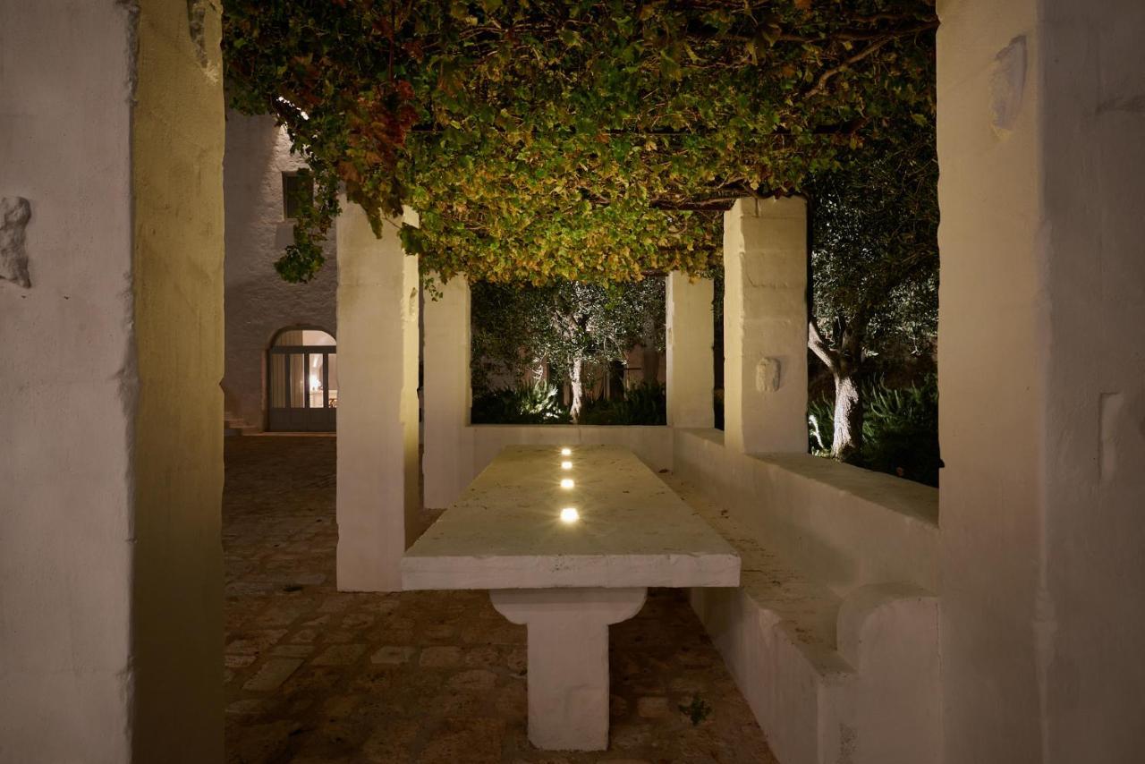 Masseria Le Carrube Остуни Экстерьер фото