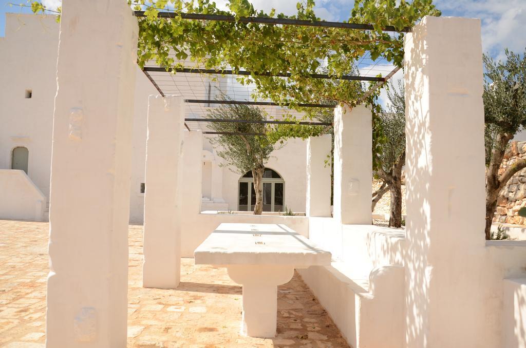 Masseria Le Carrube Остуни Экстерьер фото