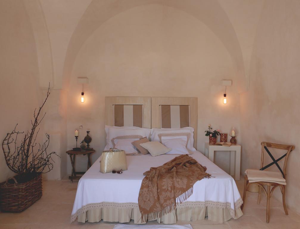Masseria Le Carrube Остуни Номер фото