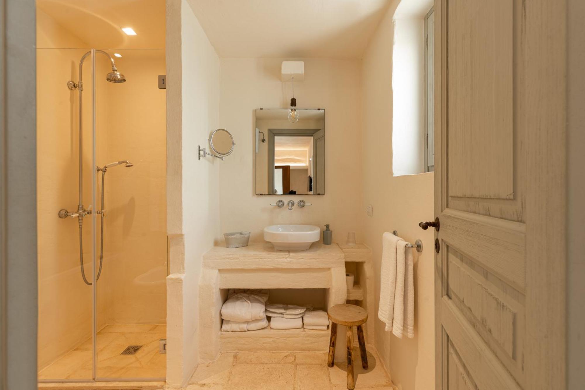 Masseria Le Carrube Остуни Экстерьер фото