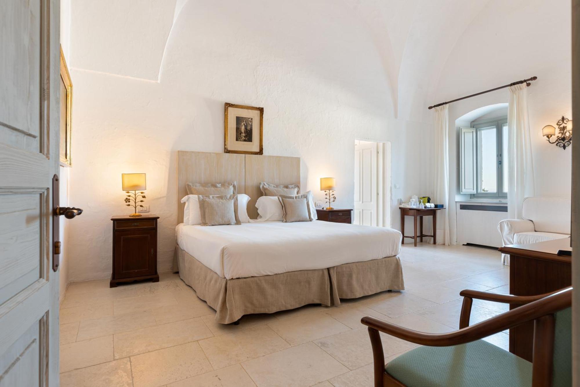 Masseria Le Carrube Остуни Экстерьер фото