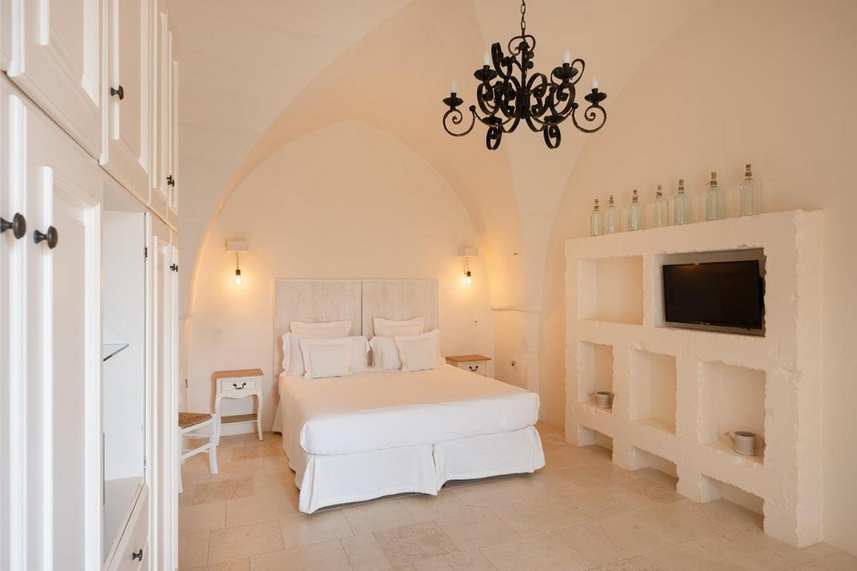 Masseria Le Carrube Остуни Экстерьер фото
